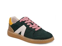 Vesta Sneaker