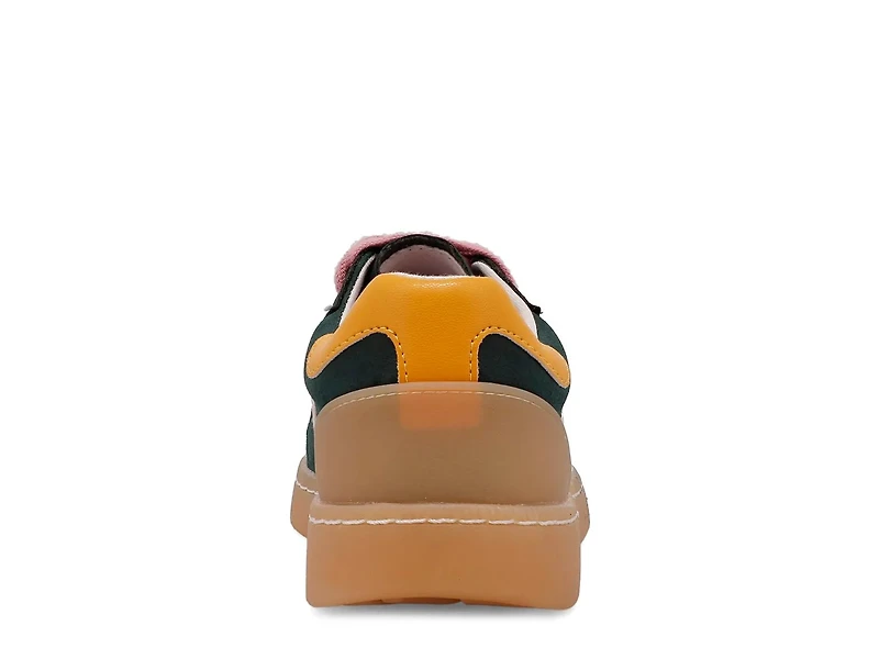 Vesta Sneaker