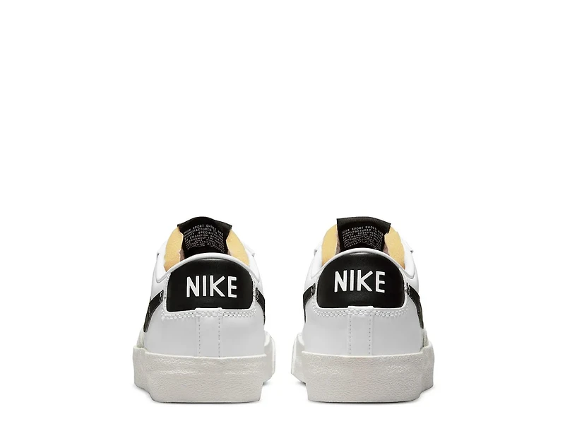 Blazer '77 Sneaker - Women's