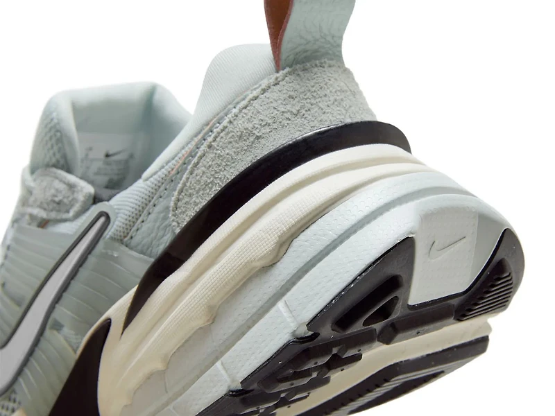 V2K Run 2 Sneaker