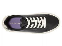 Grand Crosscourt Traveler Sneaker