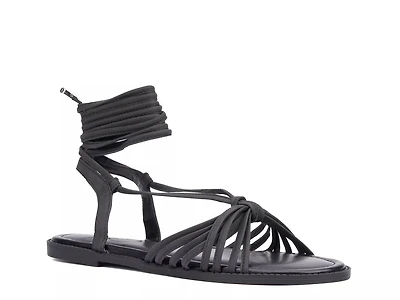 Daria Sandal