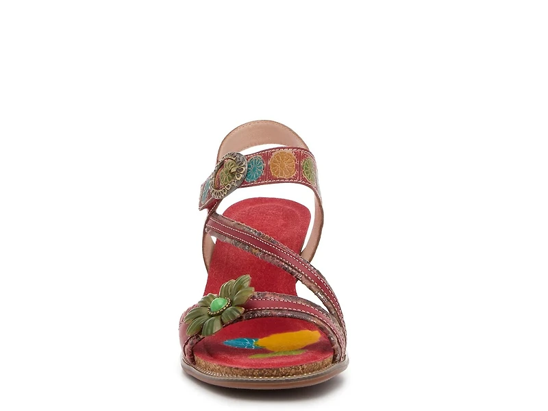 Elina Sandal