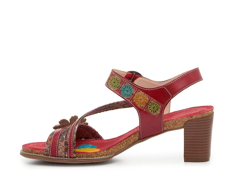 Elina Sandal