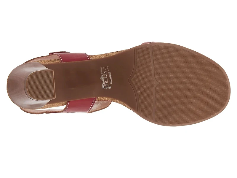 Elina Sandal