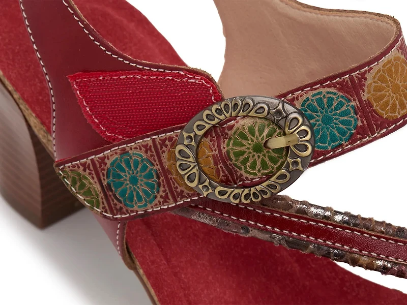 Elina Sandal