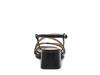 Zakari Sandal
