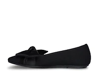 Cleo Point Classy Flat