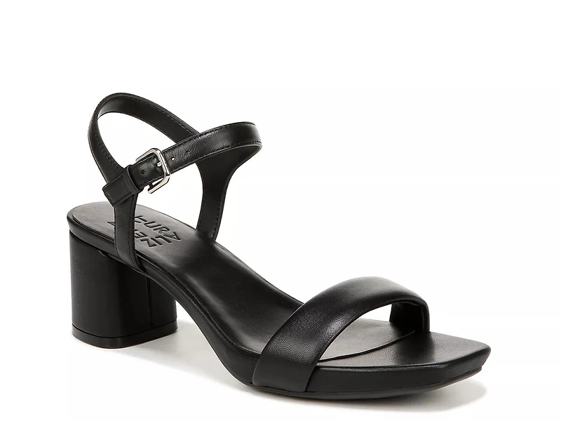 Izzy Sandal