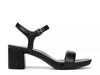 Izzy Sandal