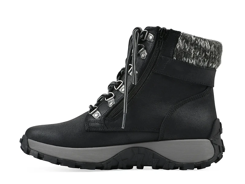 Tracking Snow Boot