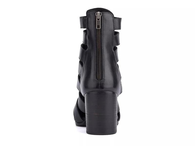 Vivi Sandal