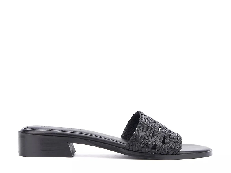 Pamela Sandal
