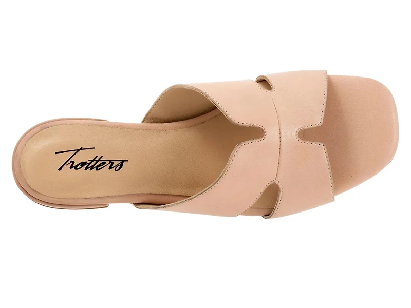 Nell Sandal