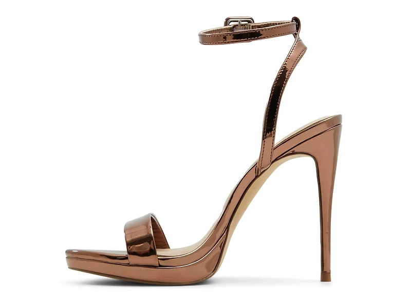 Katelina Sandal