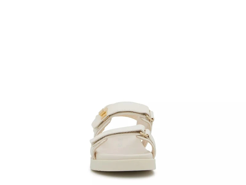 Mona Sandal