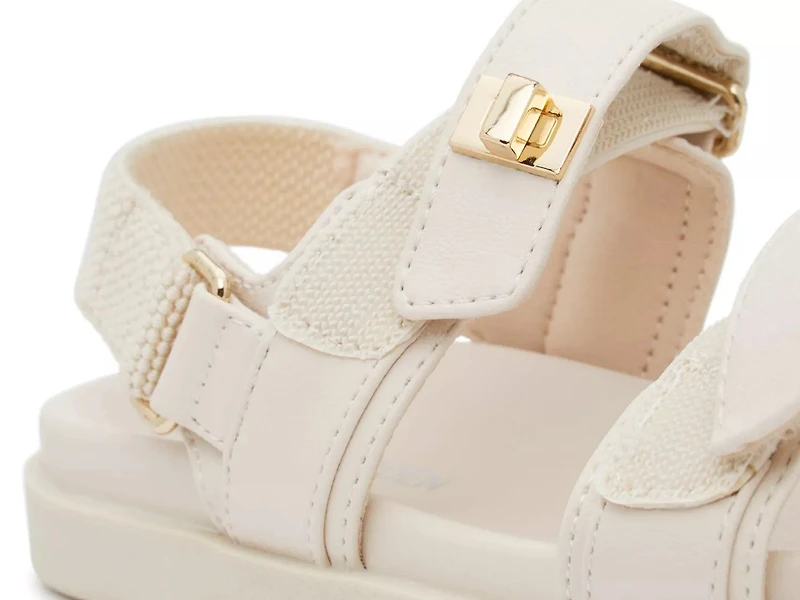 Mona Sandal