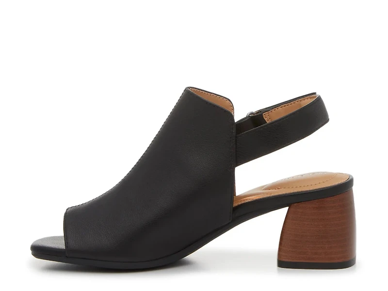 Vaya Sandal