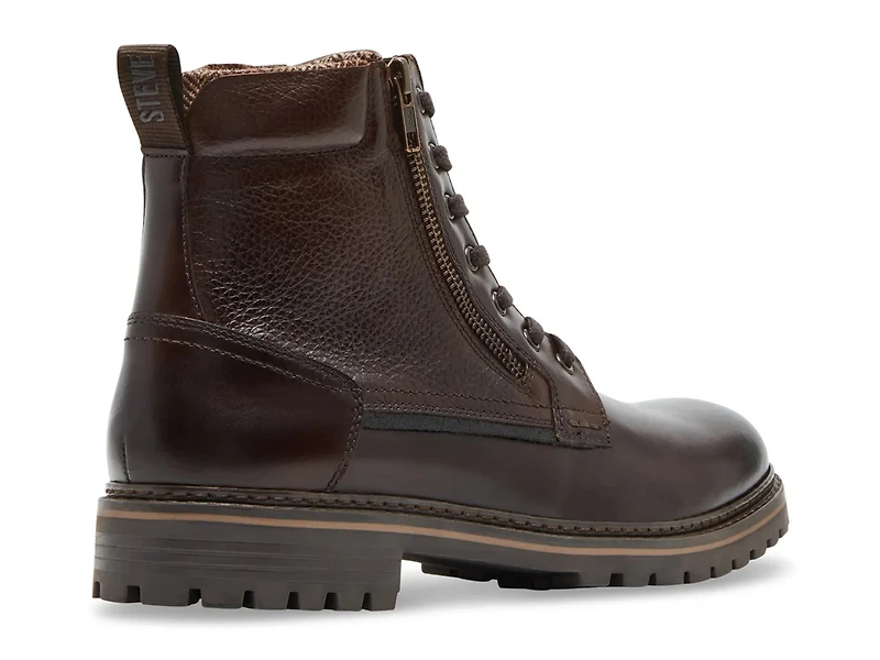 Saal Boot