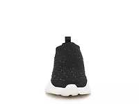 Wedelilya Slip-On Sneaker