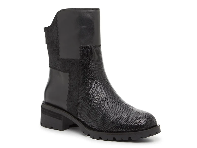 Tanav Bootie
