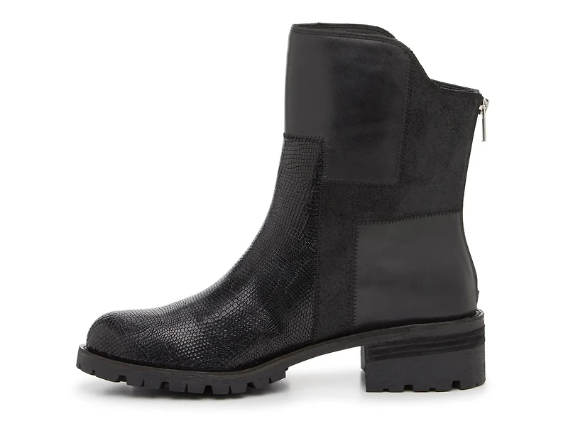 Tanav Bootie