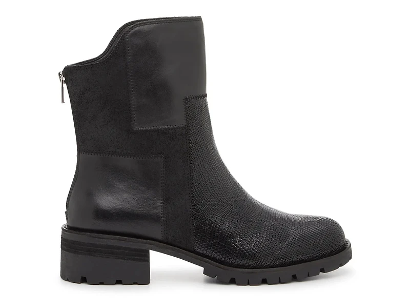 Tanav Bootie