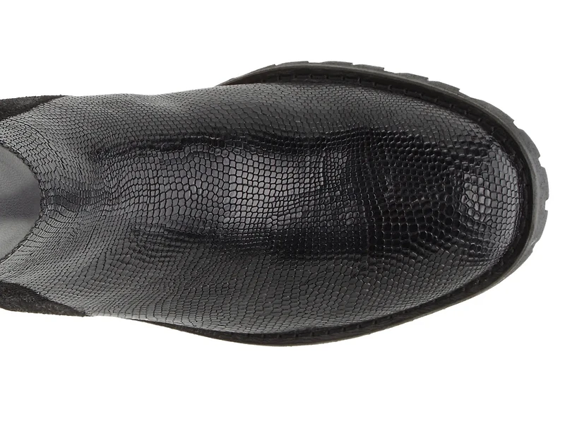 Tanav Bootie