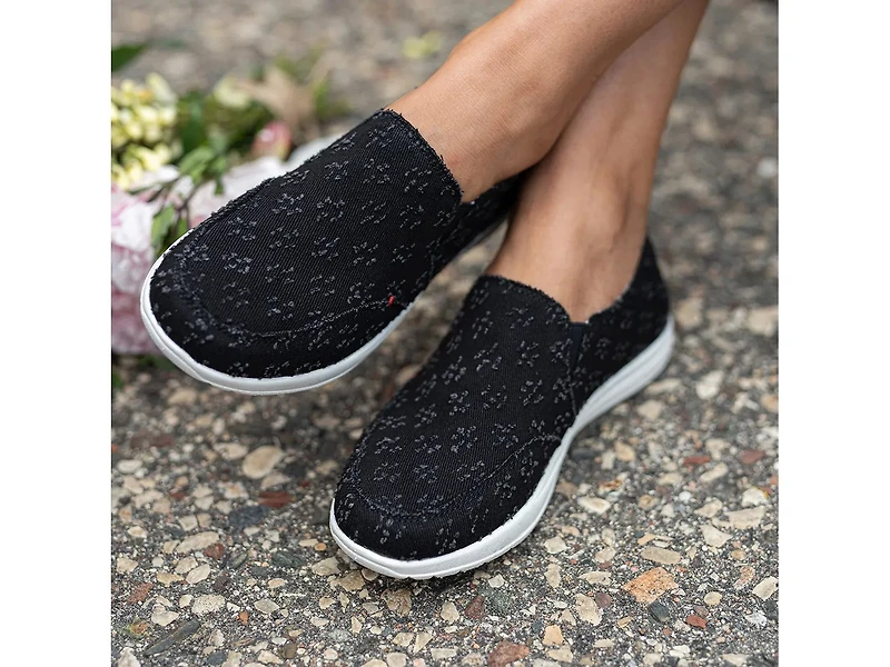 Expanse Slip-On