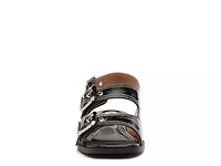 Monika Sandal