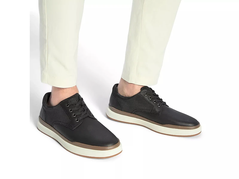 Upton Sneaker