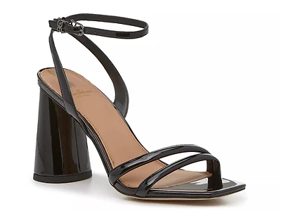 Kia Sandal