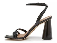 Kia Sandal