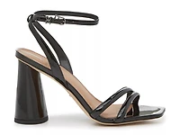 Kia Sandal