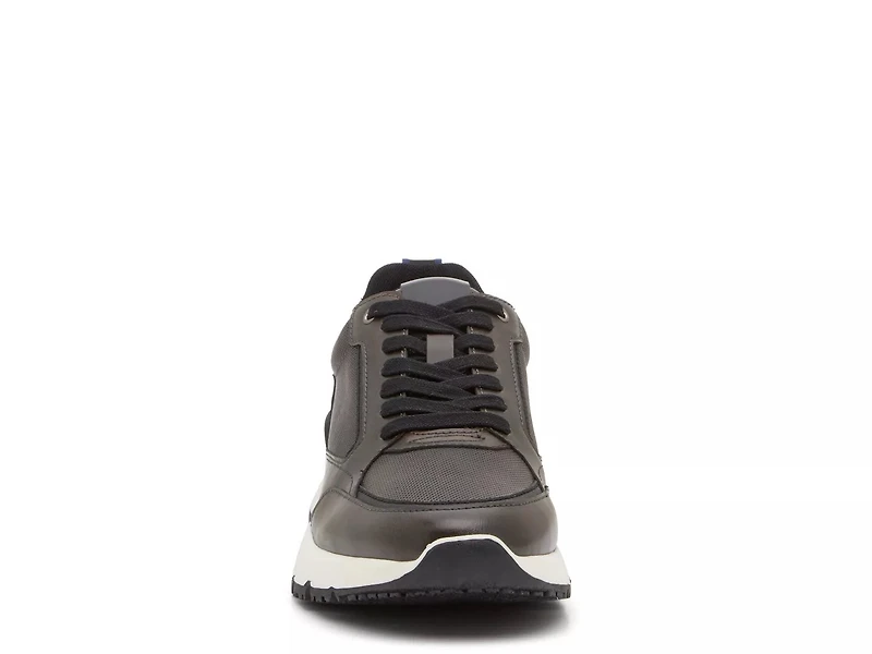 Ronaan Sneaker
