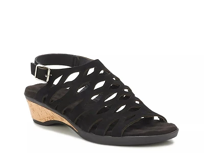 Katia Sandal