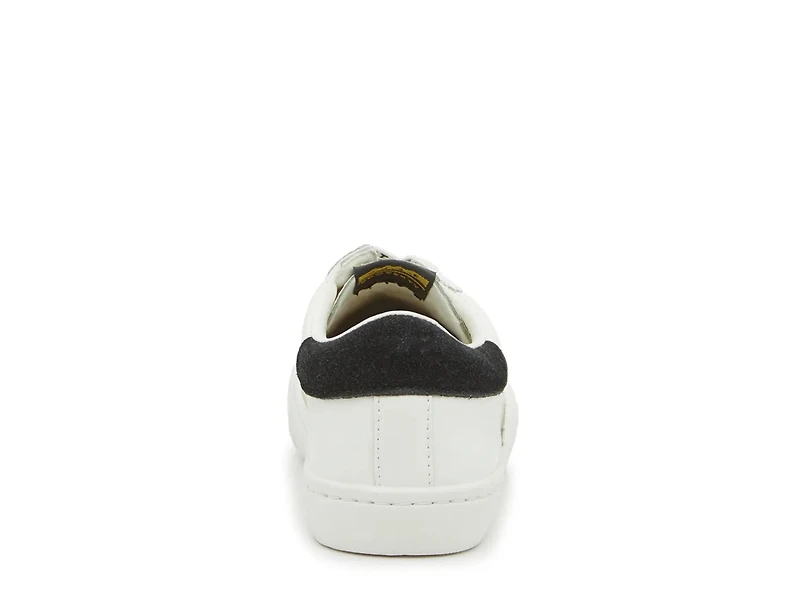 Dash Sneaker