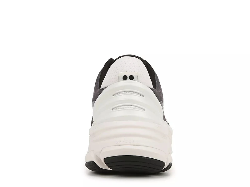 Devotion X Max Plus Walking Sneaker