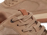 Max Sneaker