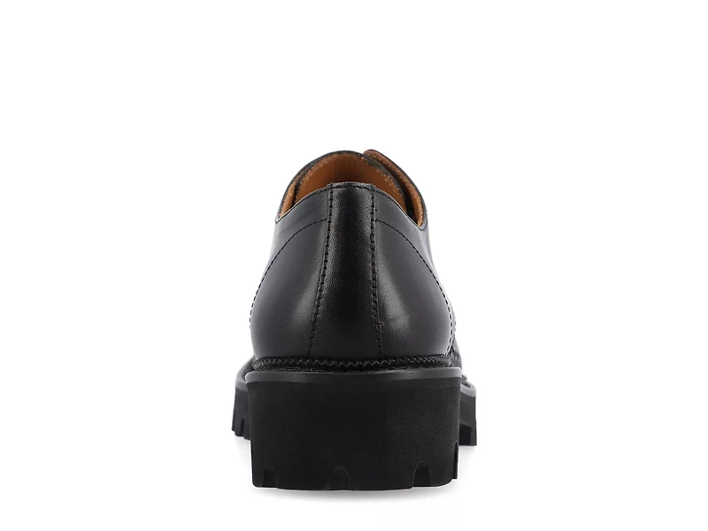Lucia Oxford