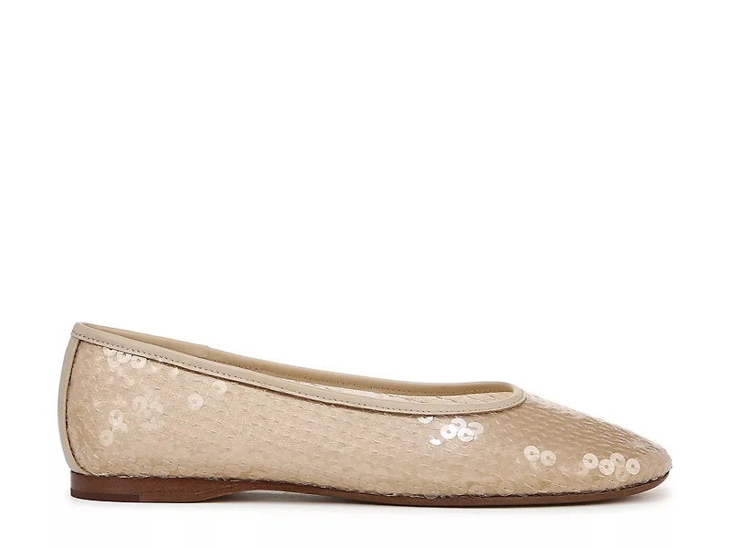 Leah Flat
