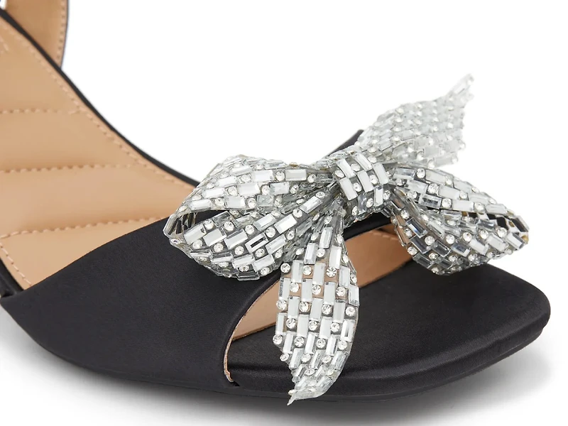 Zaina Sandal