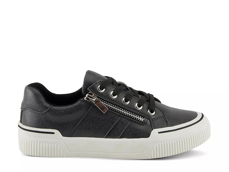 Darah Sneaker