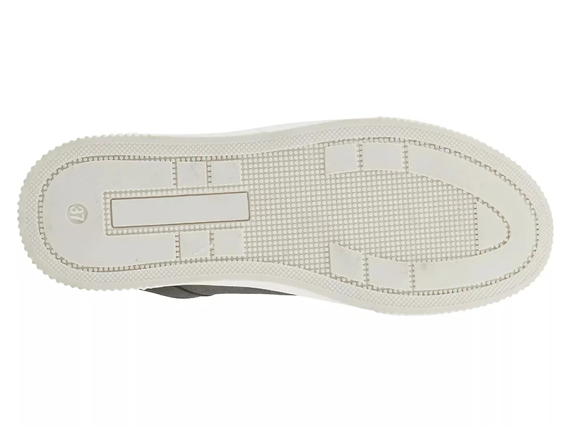 Darah Sneaker