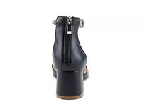 Eluned Pump