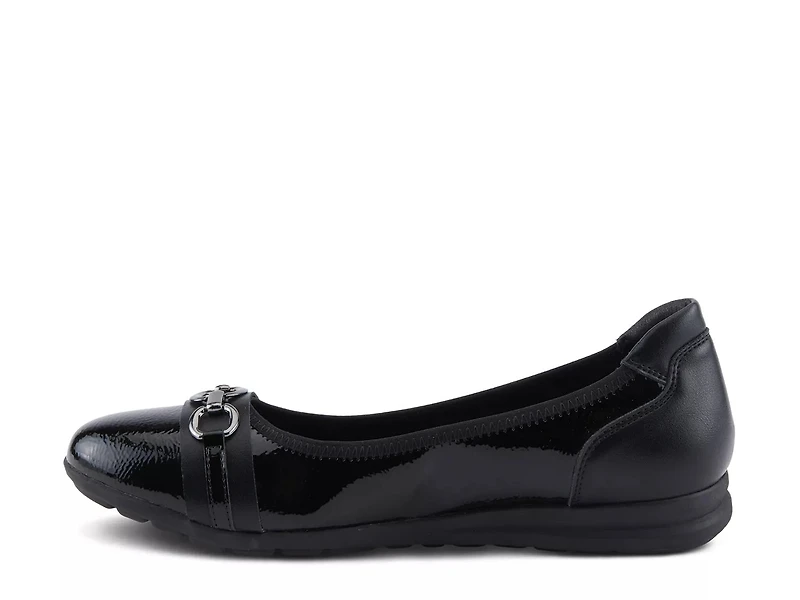 Lauryn Flat