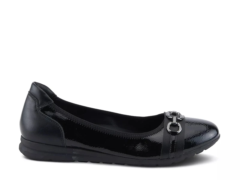 Lauryn Flat