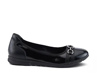 Lauryn Flat