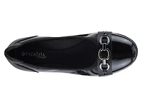 Lauryn Flat