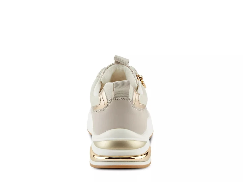 Ursa Sneaker